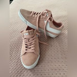 Pony shoes/ women’s pink pony suede shoes